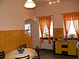 Das Ferienhaus Casa Romanita in Transylvanien bietet Platz für 5 Personen. Übernachten Sie mitten in der Stadt Kronstadt in ruhiger Lage.